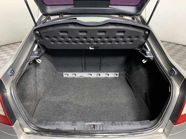 SKODA Octavia 1.8, 2010 года, Робот, СЕРЫЙ