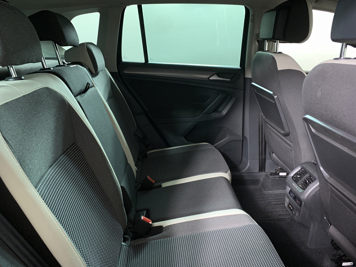 VOLKSWAGEN Tiguan 2, 2020 года, Робот, ЧЕРНЫЙ