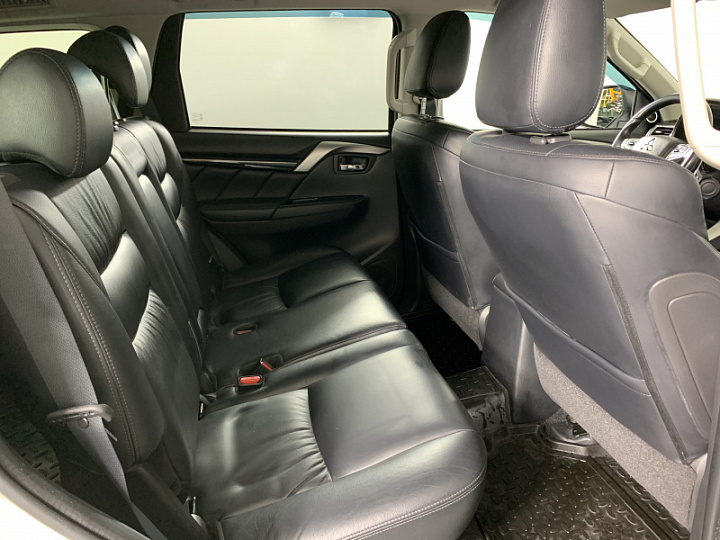 MITSUBISHI Pajero Sport 2.4, 2017 года, Автоматическая, БЕЛЫЙ