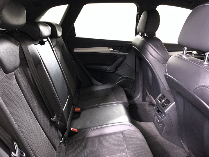 Audi Q5 2, 2020 года, Робот, Светло серый