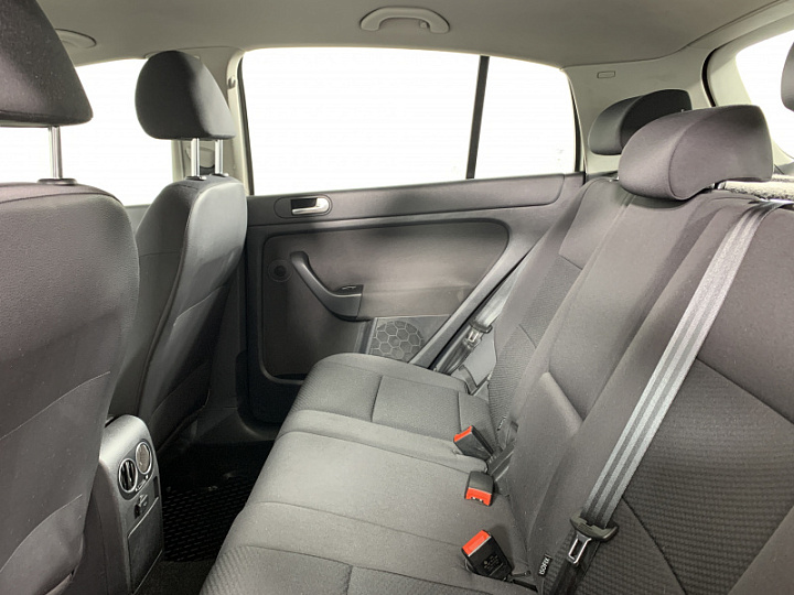 VOLKSWAGEN Golf Plus 1.6, 2011 года, Механика, Серо-коричневый