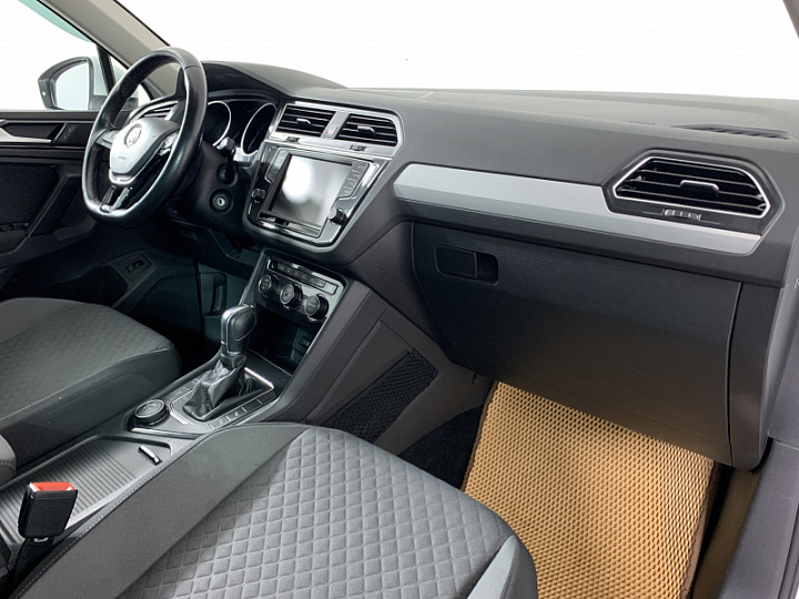 VOLKSWAGEN Tiguan 1.4, 2017 года, Робот, БЕЛЫЙ