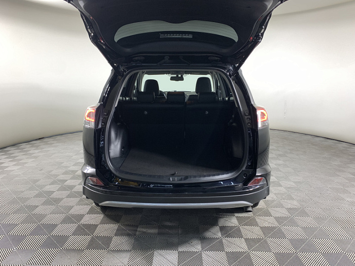 Toyota RAV4 2.5, 2017 года, Автоматическая, Черный