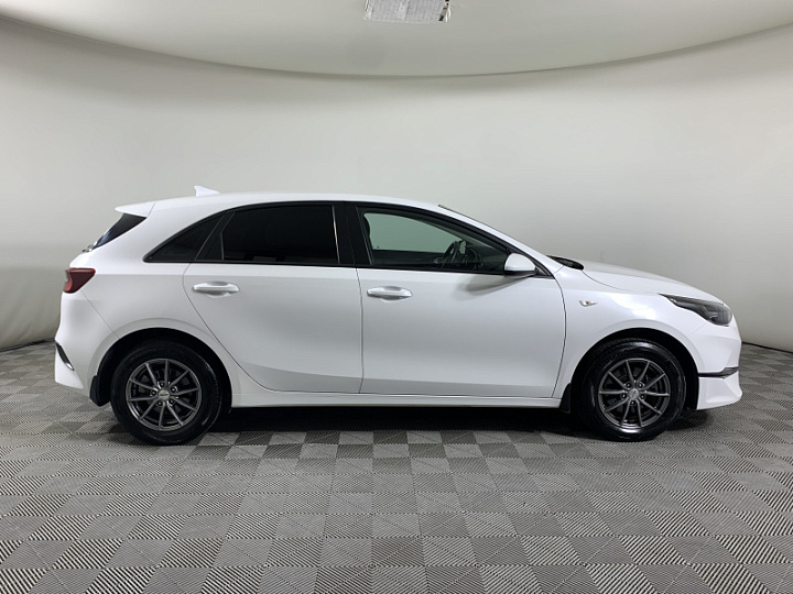 KIA Ceed 1.6, 2022 года, Автоматическая, БЕЛЫЙ