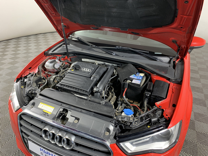 AUDI A3 1.4, 2013 года, Робот, КРАСНЫЙ