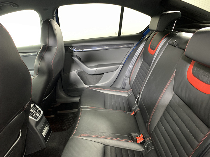 SKODA Octavia RS 2, 2014 года, Робот, СИНИЙ