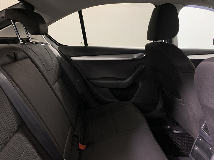 SKODA Octavia 1.8, 2015 года, Робот, БЕЛЫЙ
