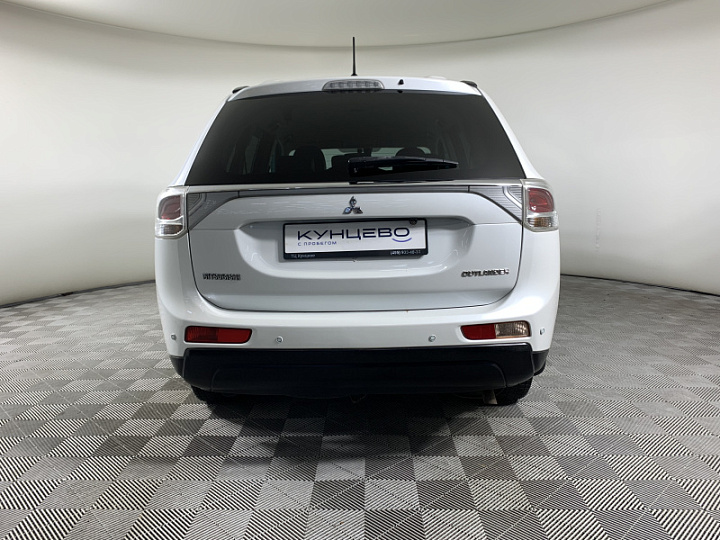 MITSUBISHI Outlander 2.4, 2013 года, Вариатор, БЕЛЫЙ