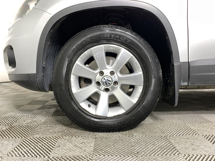 VOLKSWAGEN Tiguan 2, 2011 года, Автоматическая, Серебристый