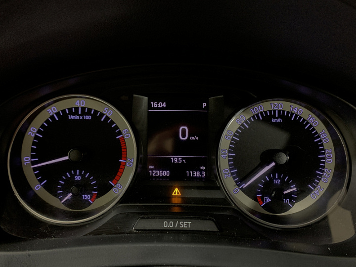 SKODA Rapid 1.6, 2019 года, Автоматическая, ЯРКО-СИНИЙ