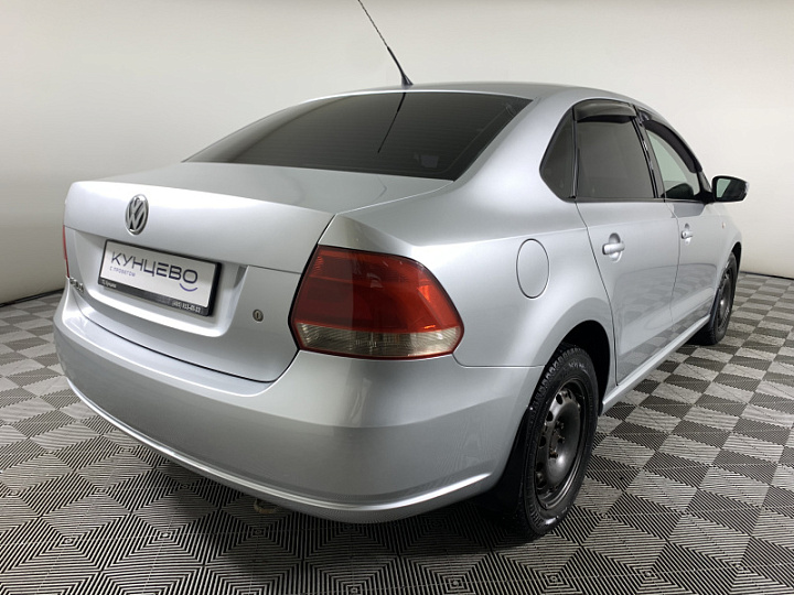 Volkswagen Polo 1.6, 2011 года, Автоматическая, Серебристый