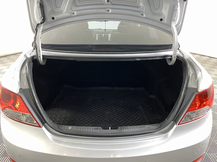 HYUNDAI Solaris 1.6, 2012 года, Автоматическая, СЕРЫЙ