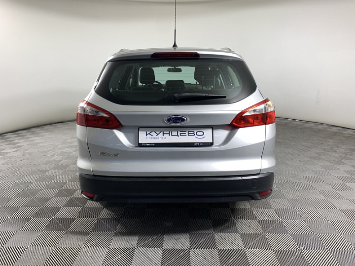 Ford Focus 1.6, 2014 года, Механика, Серебристый