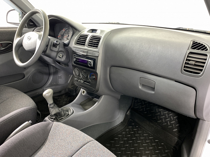 HYUNDAI Accent 1.5, 2006 года, Механика, Серебристый