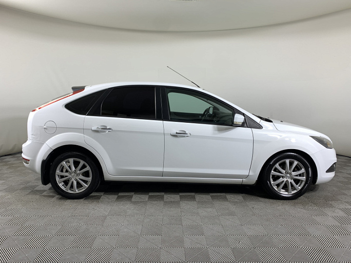 Ford Focus 1.6, 2009 года, Автоматическая, Белый