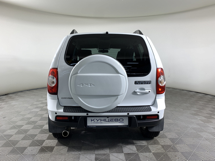 CHEVROLET Niva 1.7, 2018 года, Механика, БЕЛЫЙ