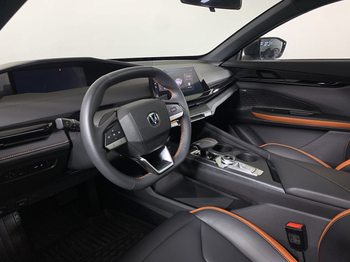 Changan UNI-V 1.5, 2024 года, Робот, Серый