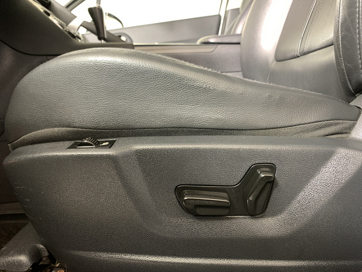 PEUGEOT 3008 1.6, 2013 года, Автоматическая, БЕЛЫЙ