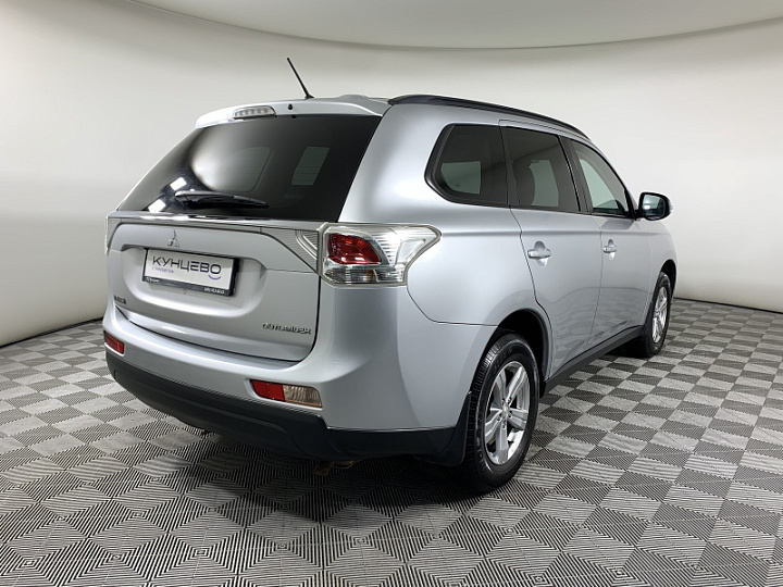 MITSUBISHI Outlander 2.4, 2013 года, Вариатор, Серебристый