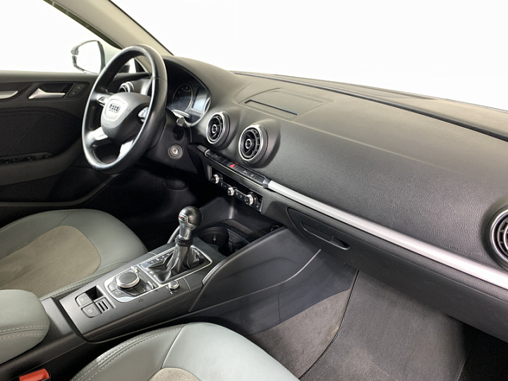 AUDI A3 1.4, 2015 года, Робот, БЕЛЫЙ