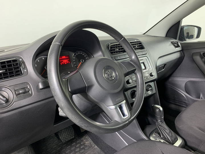 VOLKSWAGEN Polo 1.6, 2013 года, Автоматическая, ТЕМНО-СИНИЙ