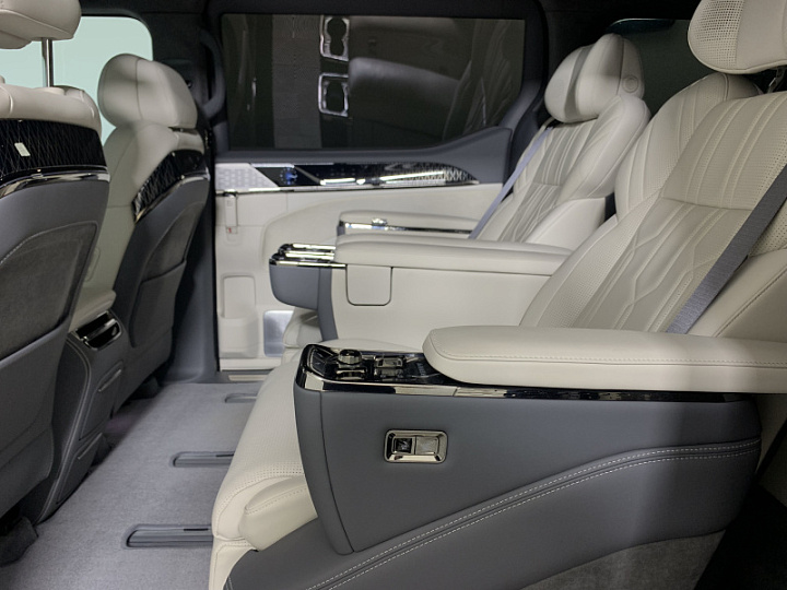 Zeekr 009 0, 2023 года, Автоматическая, ЧЕРНЫЙ