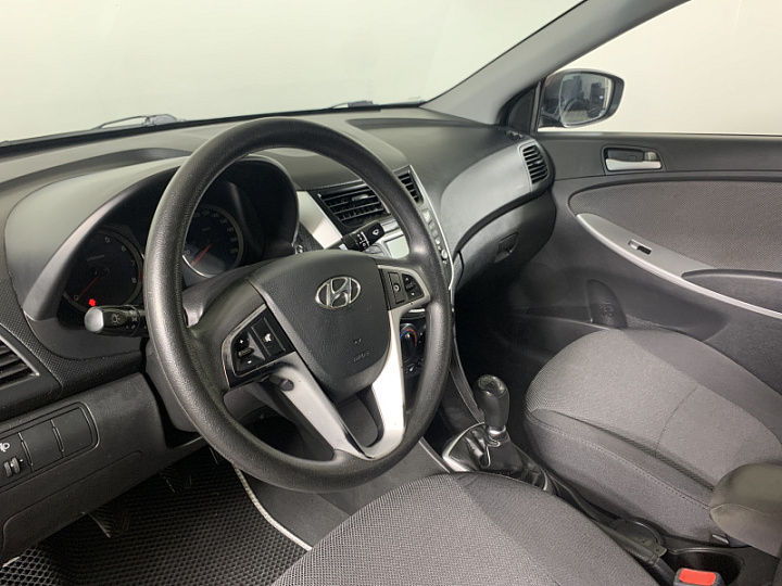 HYUNDAI Solaris 1.6, 2012 года, Механика, ФИОЛЕТОВЫЙ