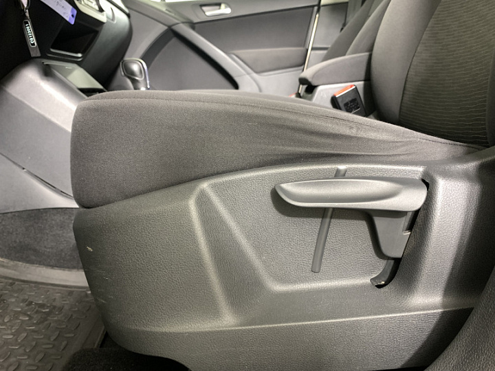 Volkswagen Tiguan 2, 2012 года, Автоматическая, Серебристый