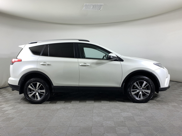 TOYOTA RAV4 2.2, 2018 года, Автоматическая, БЕЛЫЙ