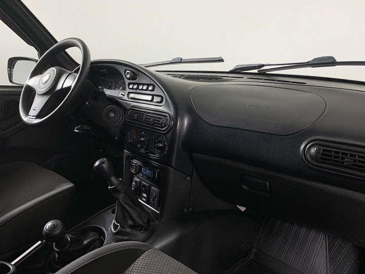 CHEVROLET Niva 1.7, 2017 года, Механика, Черно-синий