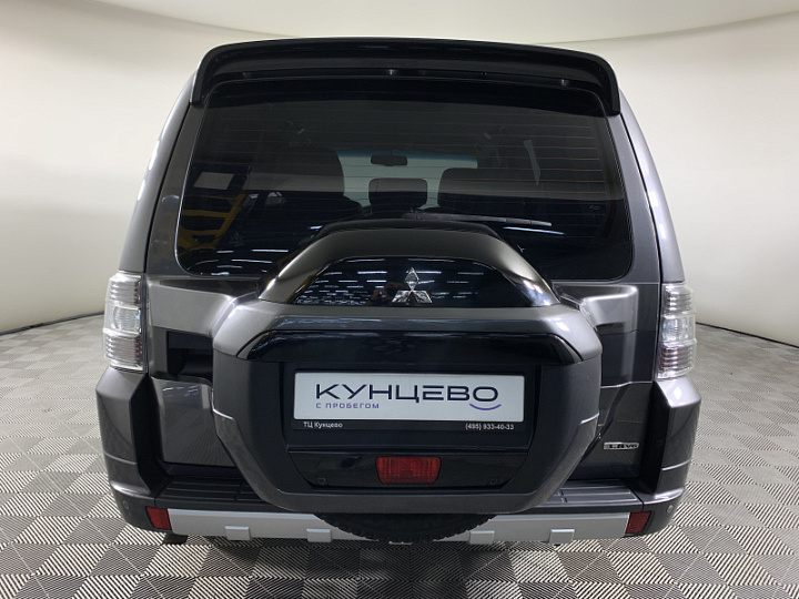 Mitsubishi Pajero 3.8, 2017 года, Автоматическая, Серый
