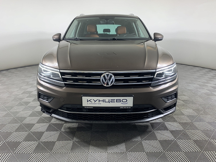 Volkswagen Tiguan 2, 2017 года, Робот, КОРИЧНЕВЫЙ