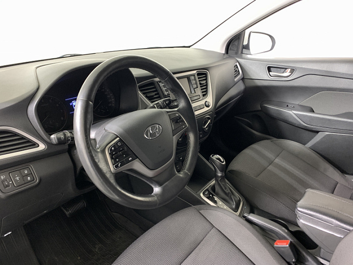 Hyundai Solaris 1.6, 2018 года, Автоматическая, белый