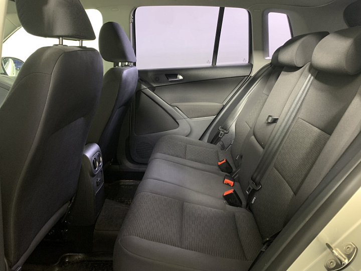 Volkswagen Tiguan 2, 2012 года, Автоматическая, Серебристый