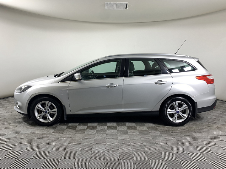 Ford Focus 1.6, 2014 года, Механика, Серебристый