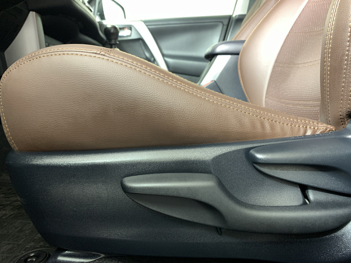 TOYOTA RAV4 2, 2017 года, Механика, ЧЕРНЫЙ