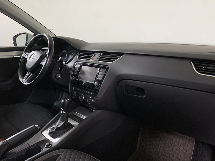 SKODA Octavia 1.4, 2016 года, Робот, БЕЖЕВЫЙ
