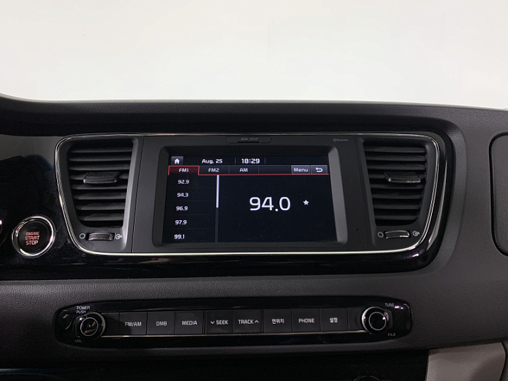 KIA Carnival 2.2, 2017 года, Автоматическая, ЧЕРНЫЙ