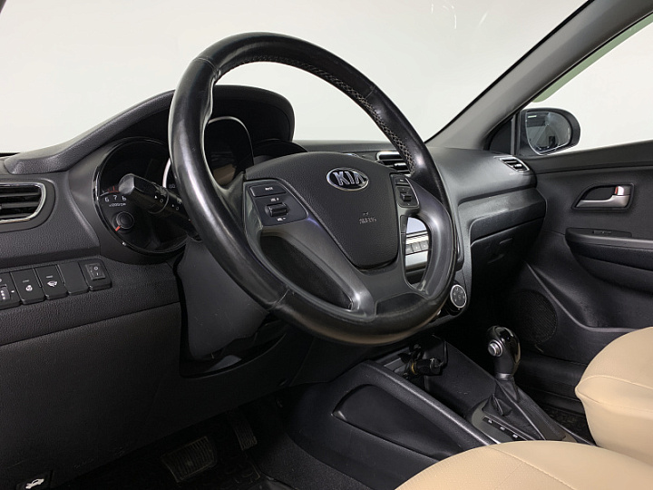 KIA Rio 1.6, 2017 года, Автоматическая, БЕЛЫЙ