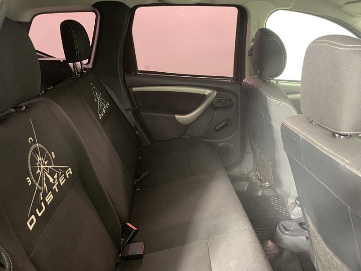 RENAULT Duster 1.6, 2014 года, Механика, Темно-Коричневый