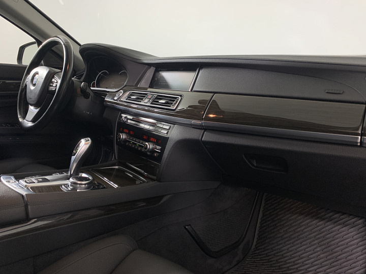 BMW 7 серии 3, 2015 года, Автоматическая, ЧЕРНЫЙ