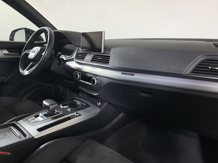 Audi Q5 2, 2020 года, Робот, Светло серый