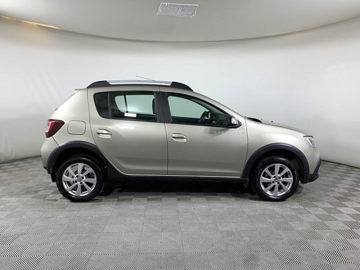 RENAULT Sandero Stepway 1.6, 2019 года, Механика, БЕЖЕВЫЙ