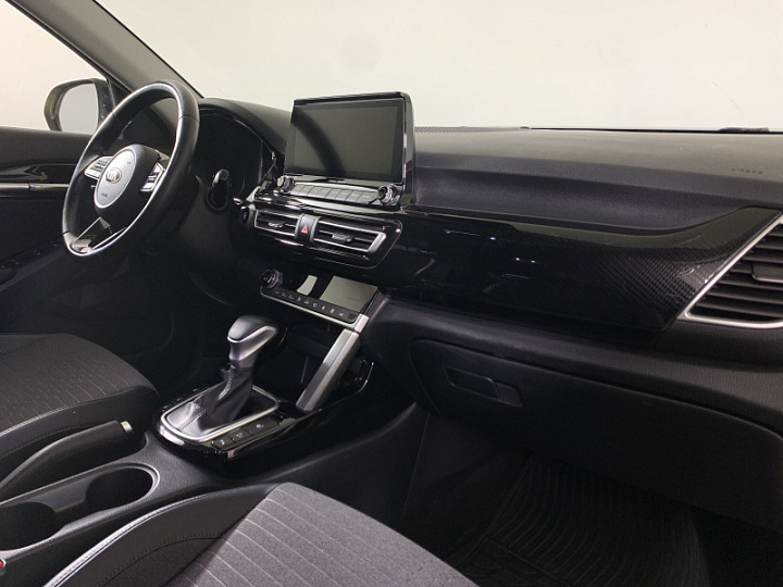 KIA Seltos 2, 2021 года, Автоматическая, ЖЕЛТЫЙ