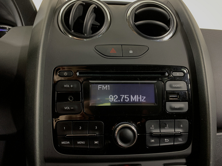 RENAULT Duster 1.6, 2016 года, Механика, БЕЛЫЙ