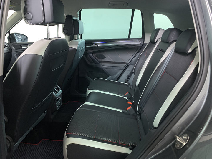 Volkswagen Tiguan 1.4, 2022 года, Робот, Серый