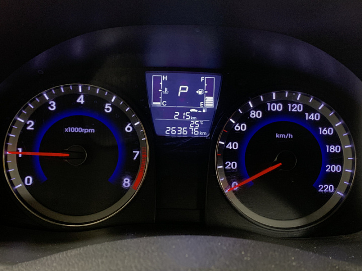 HYUNDAI Solaris 1.6, 2015 года, Автоматическая, ТЕМНО-СЕРЫЙ