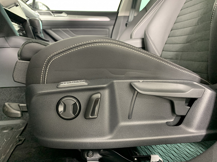 VOLKSWAGEN Passat 1.4, 2021 года, Автоматическая, ЧЕРНЫЙ