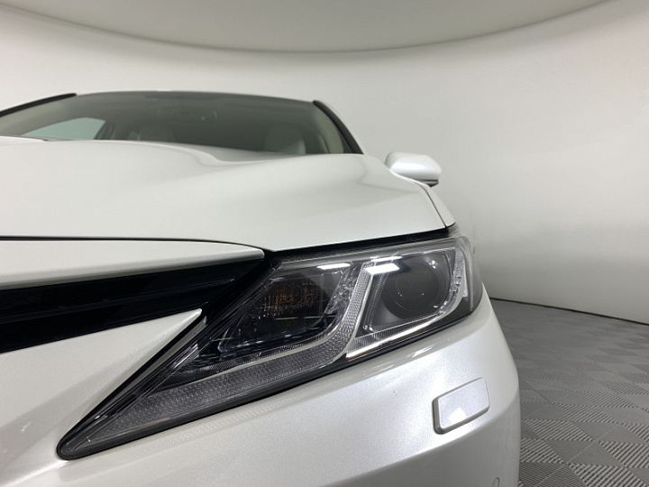 TOYOTA Camry 2.5, 2021 года, Автоматическая, БЕЛЫЙ