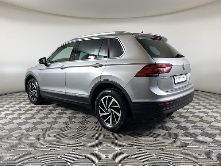 Volkswagen Tiguan 1.4, 2018 года, Робот, cеребристый